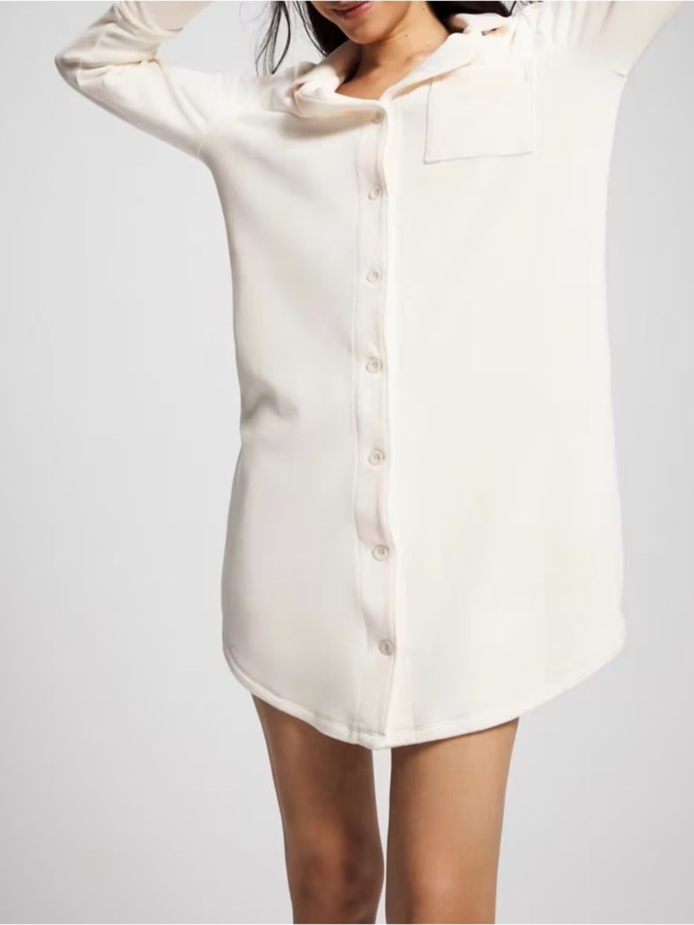 MICROFLEECE
Long-Sleeve Notch Collar Sleepshirt